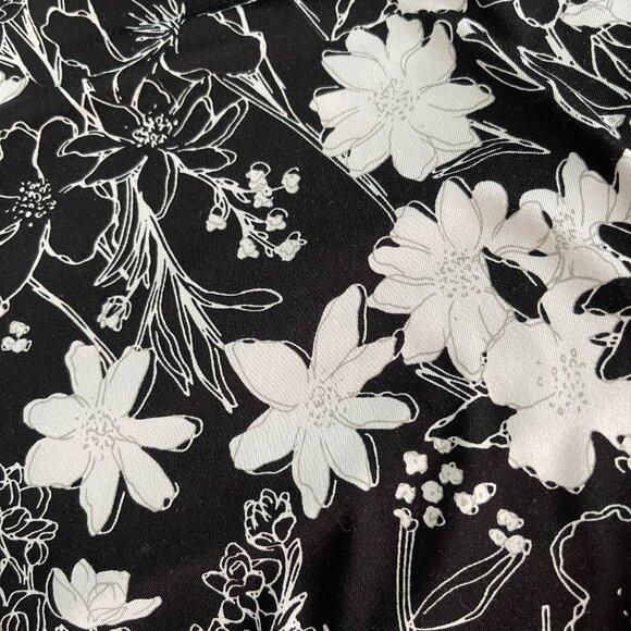 Lands End Plus Size Floral Black & White Stretch Tank Top Size 1X - Picture 3 of 5